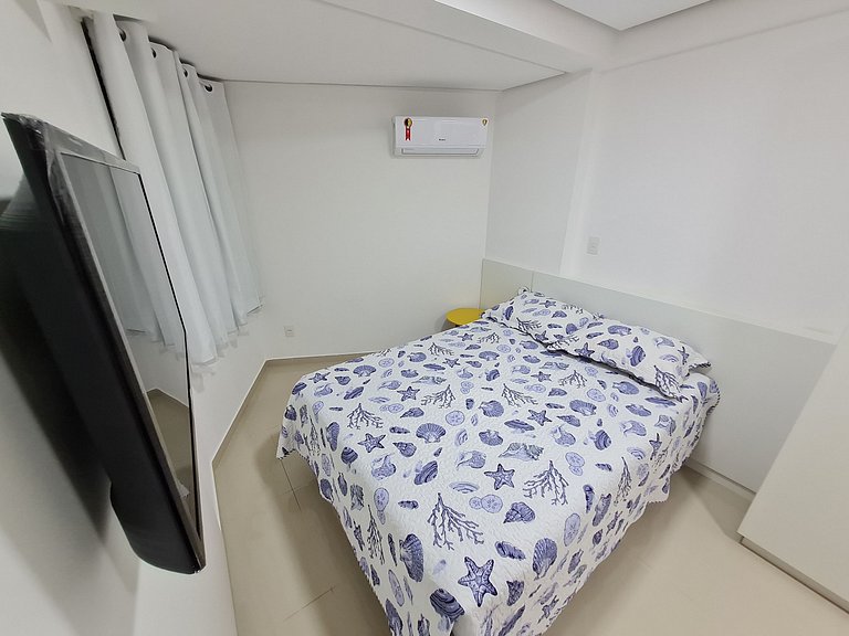 Ap p/ 5 pessoas e com varanda no Bessa - MH