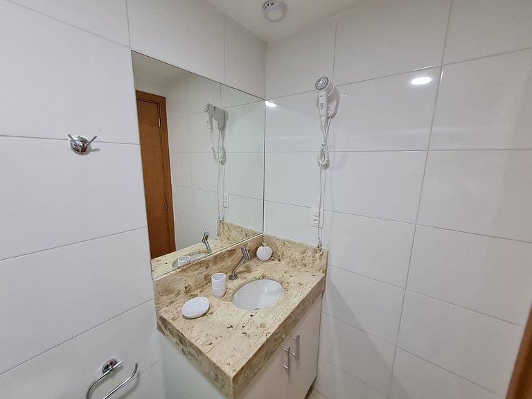Ap para 4 pessoas no Bessa - MH
