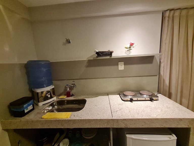 Studio p/ 3 Pessoas - excelente localização (MH)