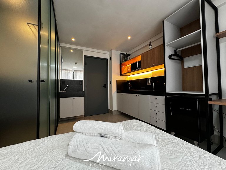 Flat Moderno a 50 Metros da Praia (MH)
