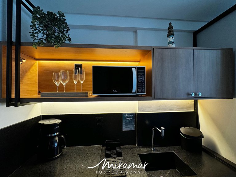 Flat Moderno a 50 Metros da Praia (MH)