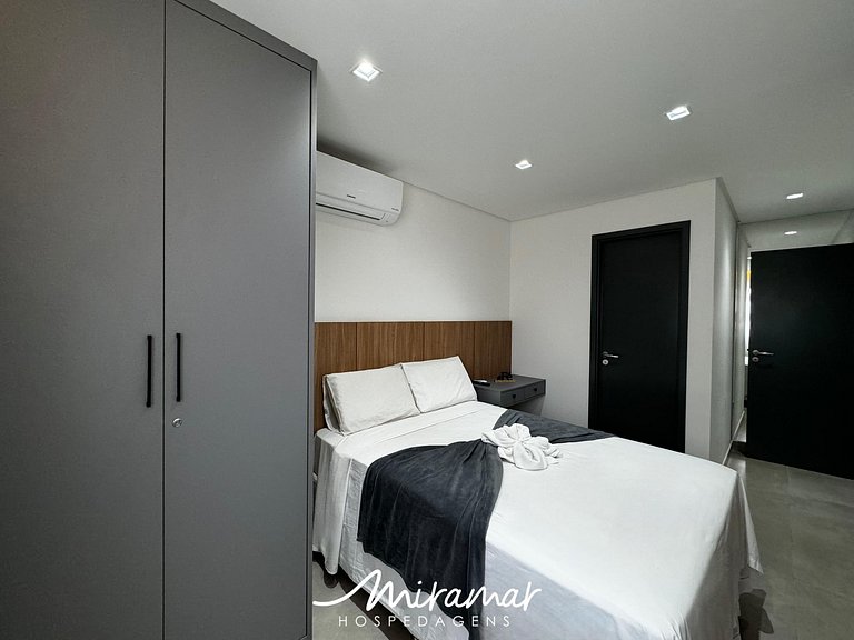 Belo Apart. c/ 2 quartos e Varanda no Box 150