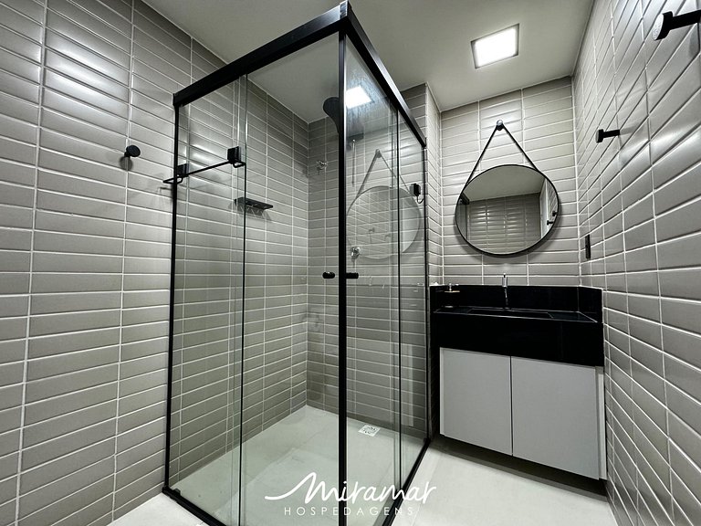 Flat Moderno em prédio À Beira Mar - MH