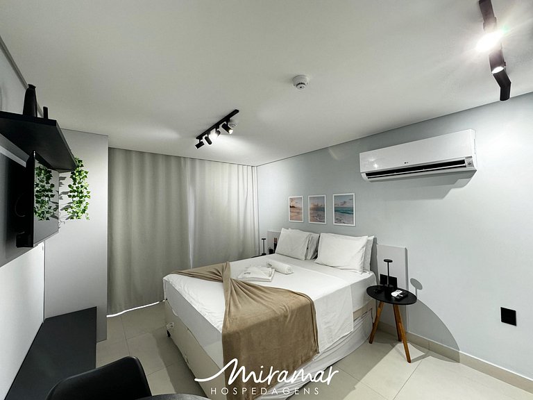 Flat Moderno em prédio À Beira Mar - MH