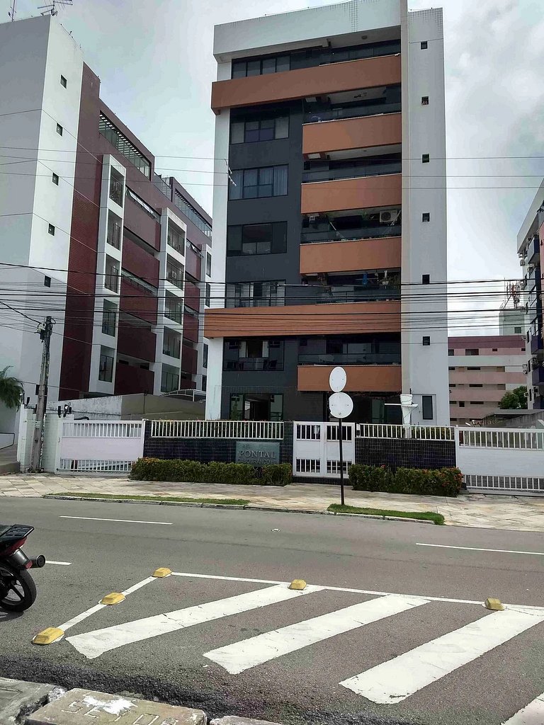Apto de 2 Quartos no Cabo Branco