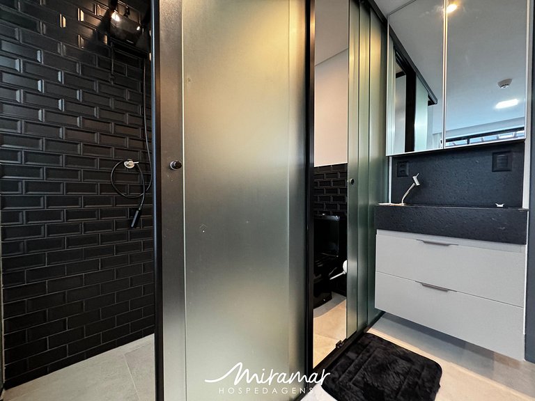 Flat Charmoso com Jacuzzi no Get by Side (MH)