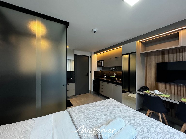 Flat Charmoso com Jacuzzi no Get by Side (MH)