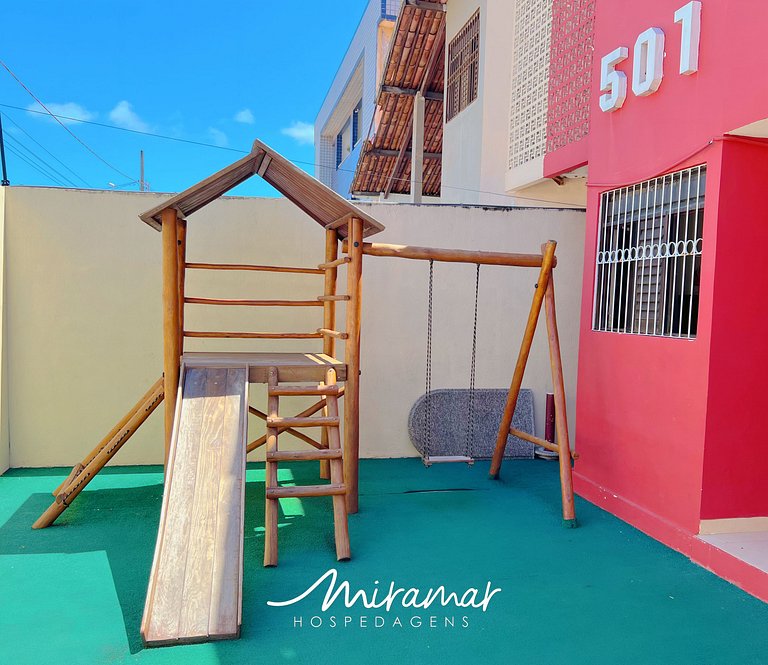 Casa com 5 Suítes e Piscina- Bessa