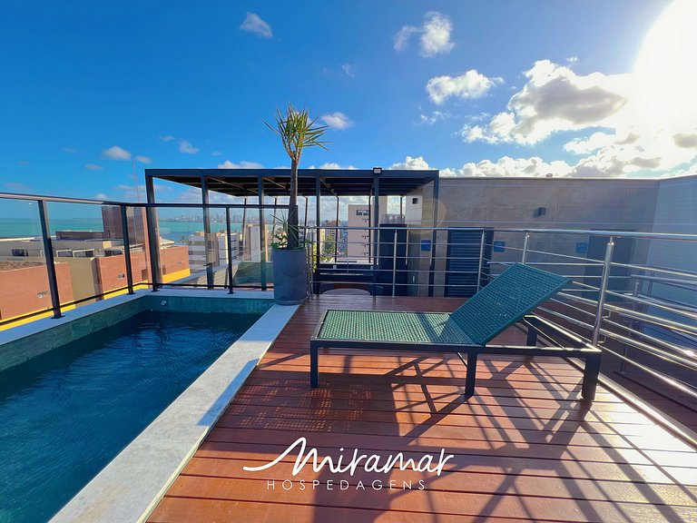 Belo Flat com Varanda e Vista p/o Mar