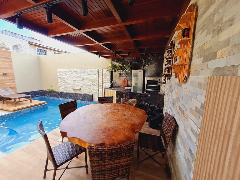 Casa c/ 5 Suítes e Piscina- Bessa