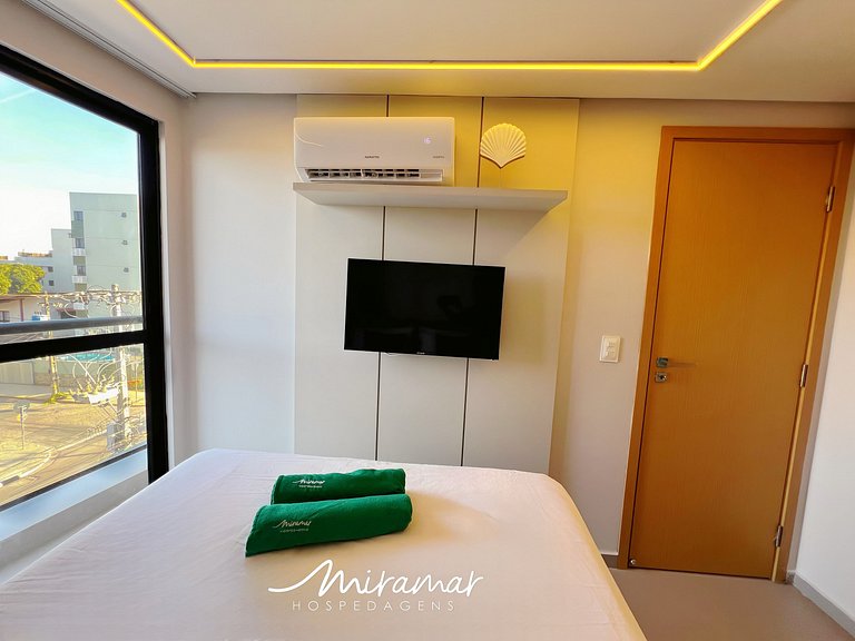 Apartamento c/ Varanda -Vista p/o Mar