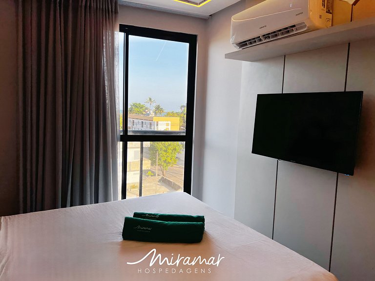 Apartamento c/ Varanda -Vista p/o Mar