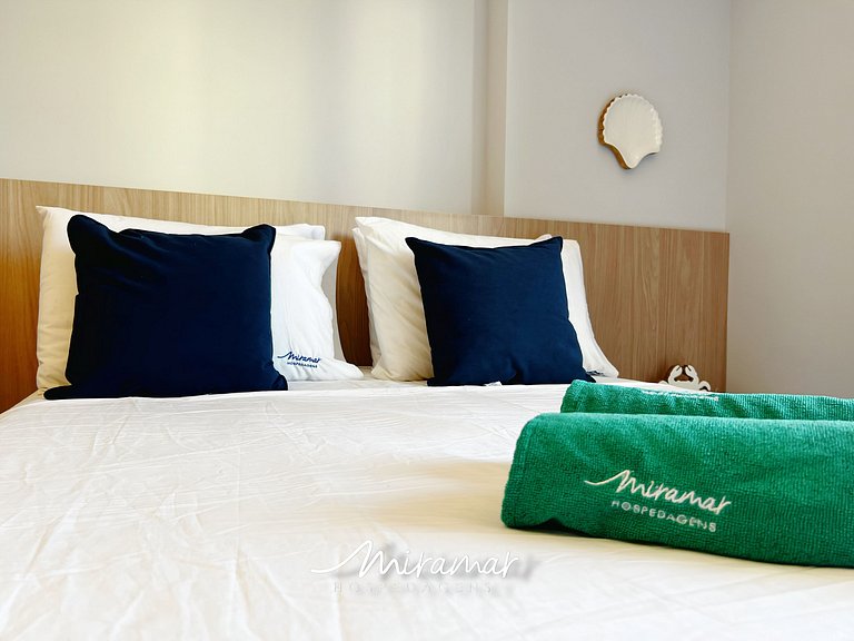 Apartamento c/ Varanda -Vista p/o Mar