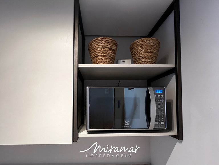 Apartamento c/ Varanda -Vista p/o Mar