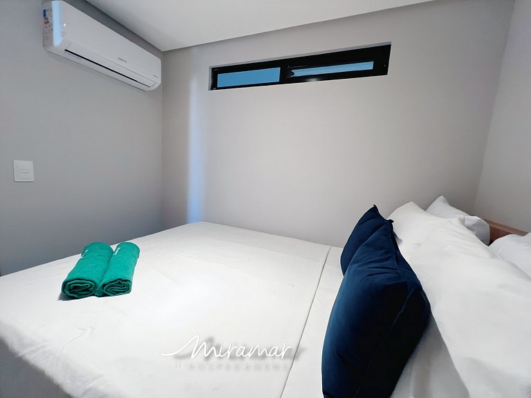 Apartamento c/ Varanda -Vista p/o Mar - MH