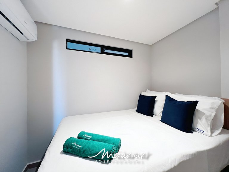 Apartamento c/ Varanda -Vista p/o Mar - MH