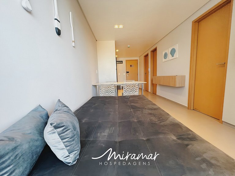 Apartamento c/ Varanda -Vista p/o Mar