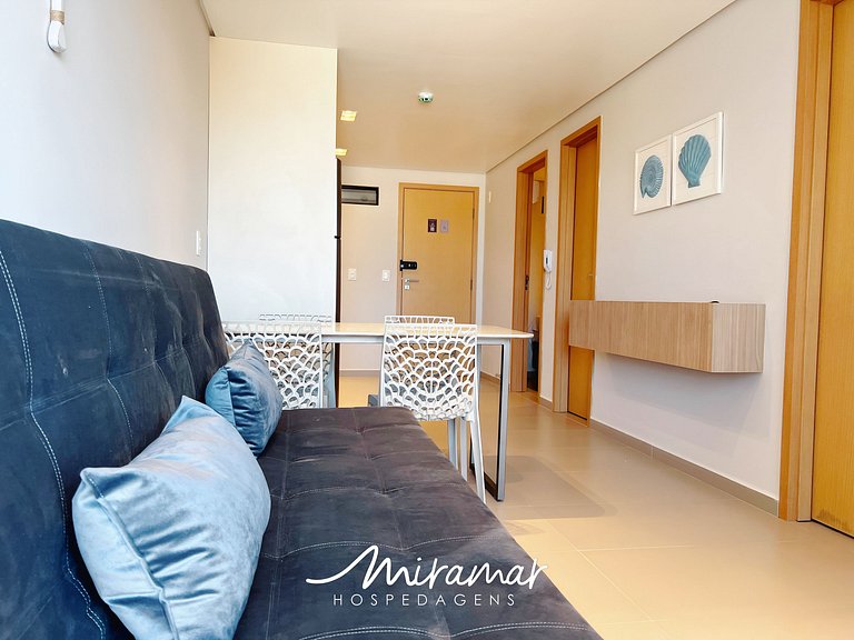 Apartamento c/ Varanda -Vista p/o Mar