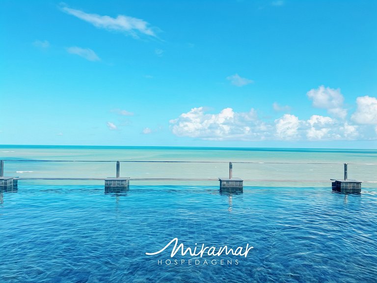 Flat com Varanda frente Mar e Piscina Privativa