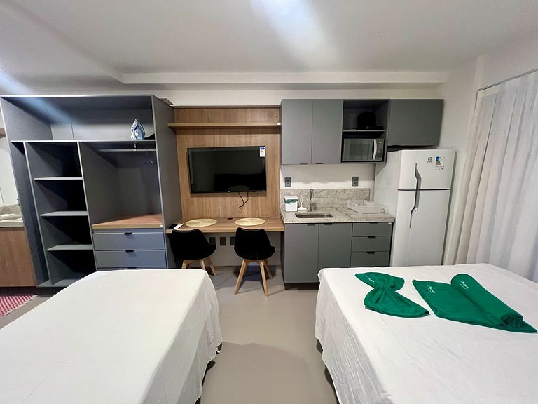 Flat Alto Padrão c/Varanda Beach Haus - MH