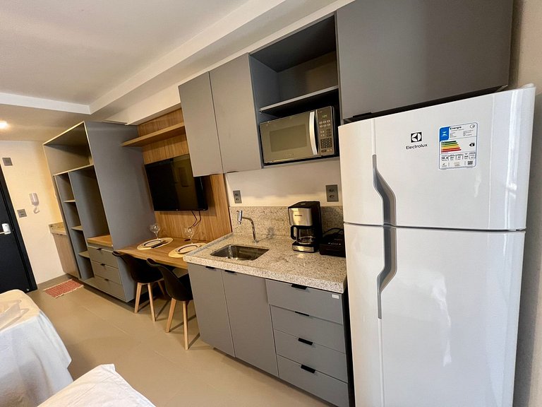 Flat Alto Padrão c/Varanda Beach Haus