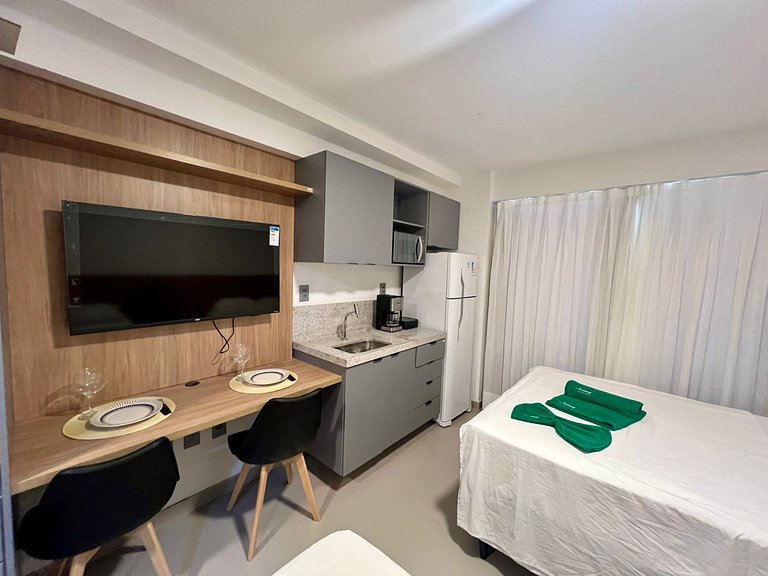 Flat Alto Padrão c/Varanda Beach Haus - MH