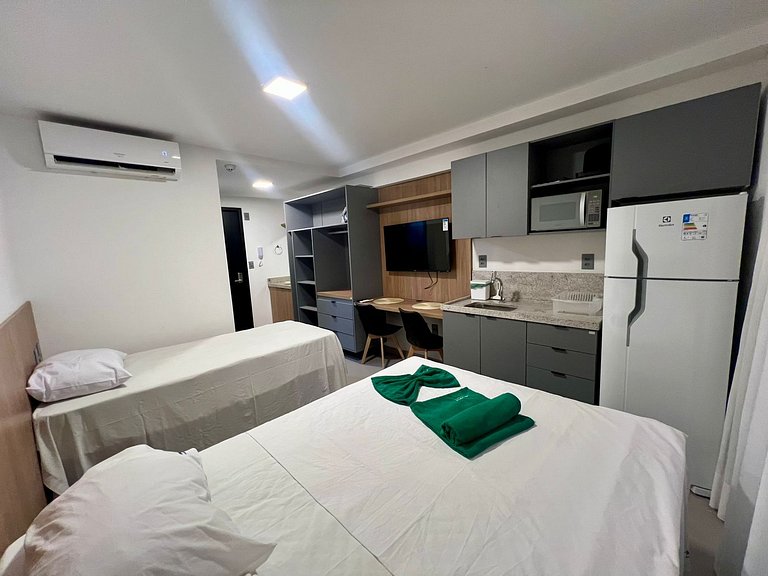 Flat Alto Padrão c/Varanda Beach Haus - MH