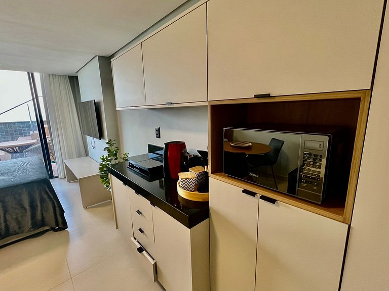 Flat com Varanda frente Mar e Piscina Privativa