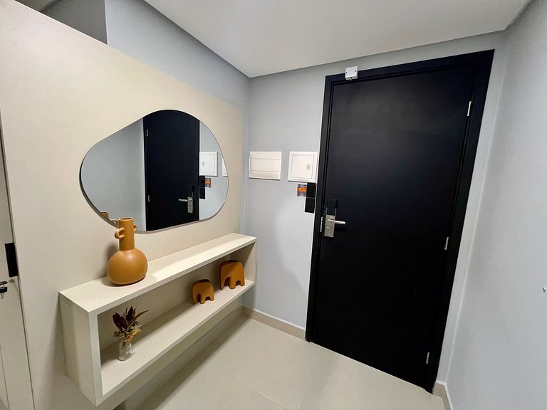 Flat c/ Varanda frente Mar /Piscina Privativa - MH