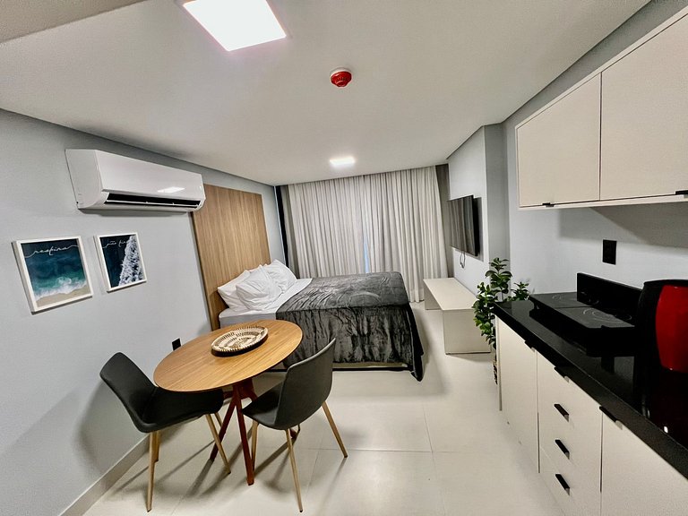 Flat com Varanda frente Mar e Piscina Privativa