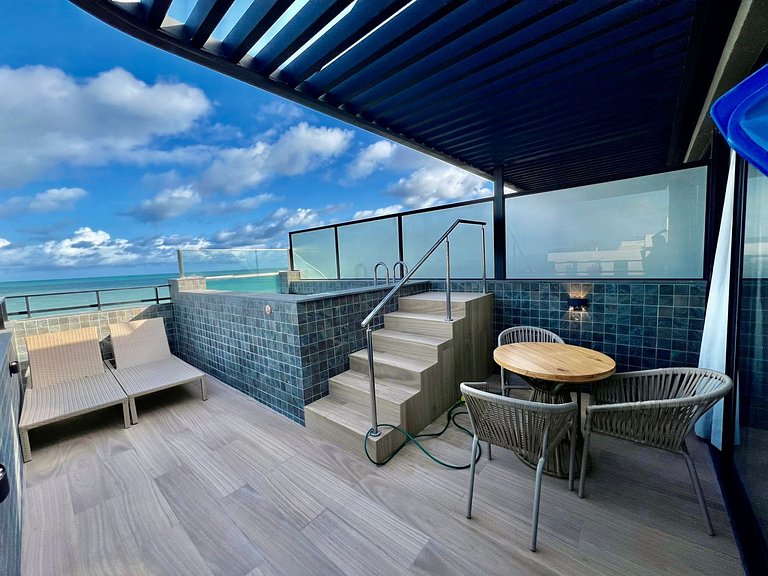Flat com Varanda frente Mar e Piscina Privativa