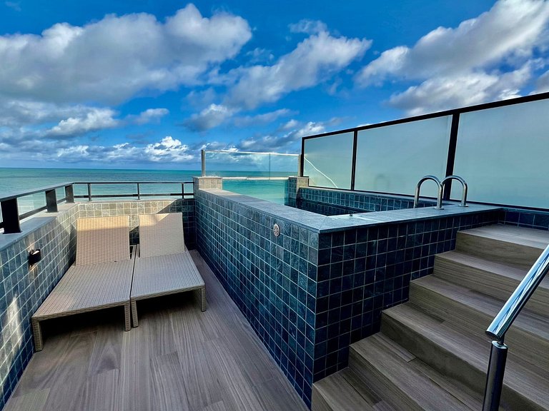 Flat com Varanda frente Mar e Piscina Privativa