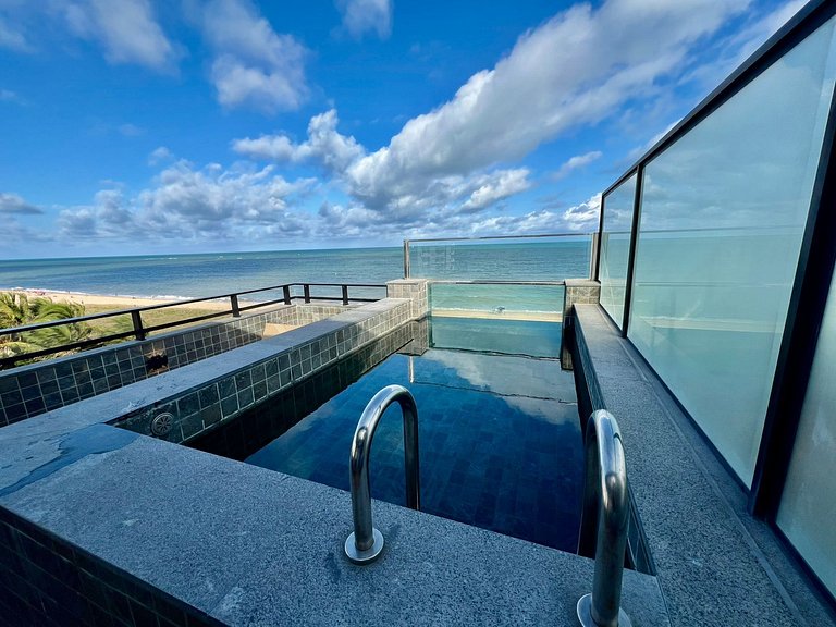 Flat com Varanda frente Mar e Piscina Privativa
