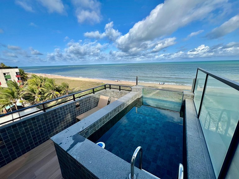 Flat com Varanda frente Mar e Piscina Privativa