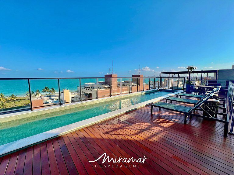 Belo Flat com Varanda e Vista p/o Mar