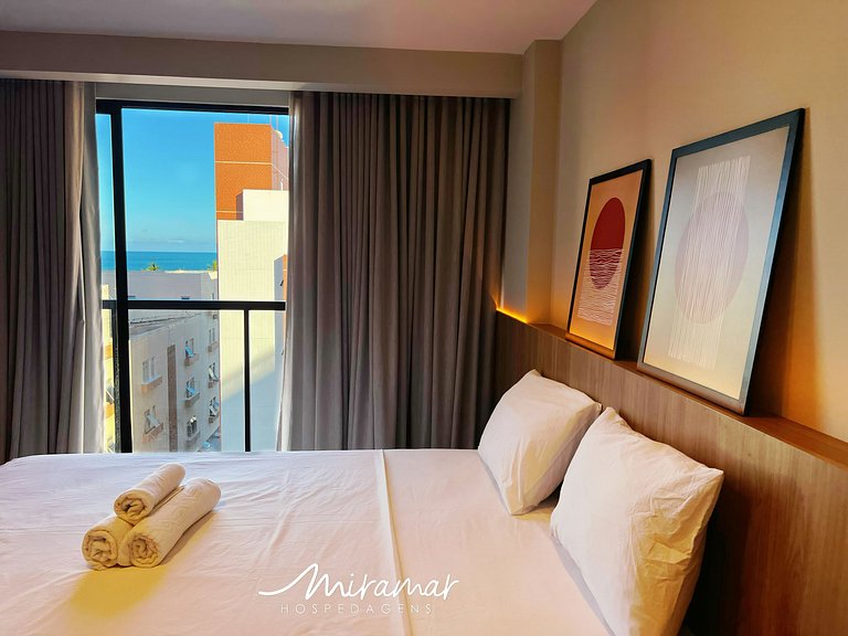 Belo Flat com Varanda e Vista p/o Mar