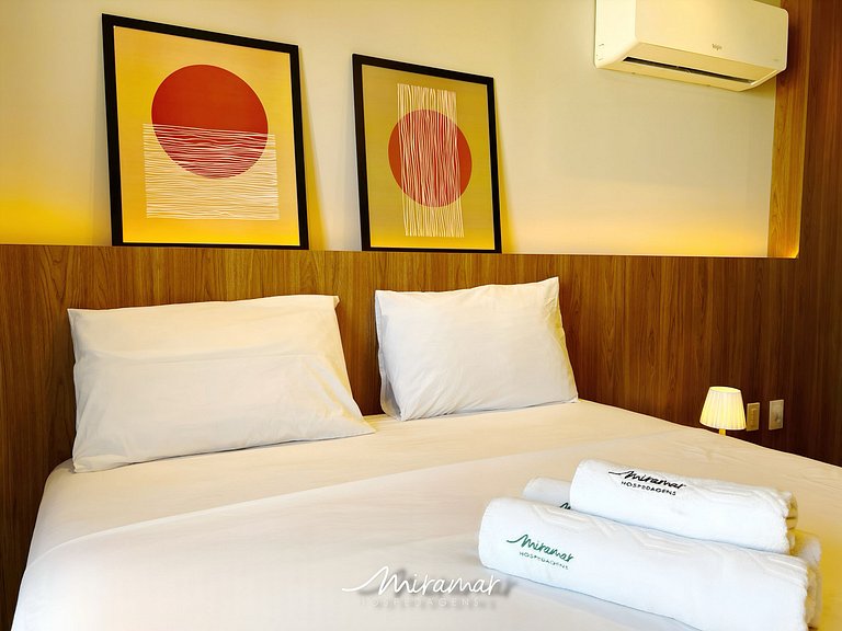 Belo Flat com Varanda e Vista p/o Mar