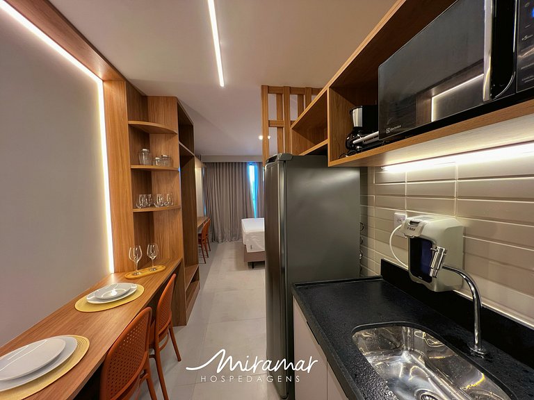 Belo Flat com Varanda e Vista p/o Mar