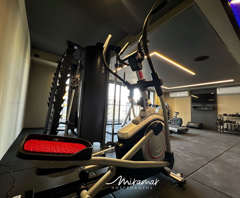 Cozy Flat with Balcony and Pool View