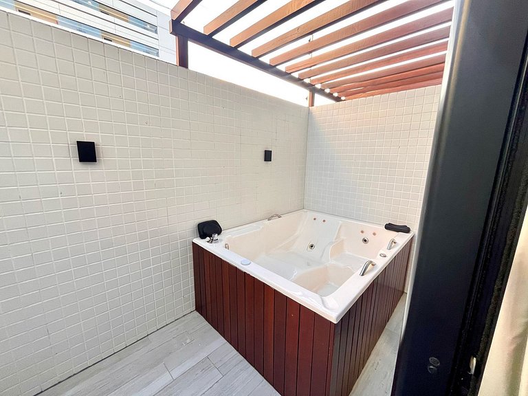 Flat Charmoso com Jacuzzi no Get by Side (MH)