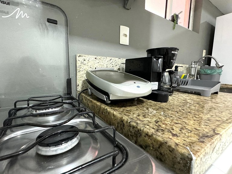 Flat com varanda no Cabo Branco - MH