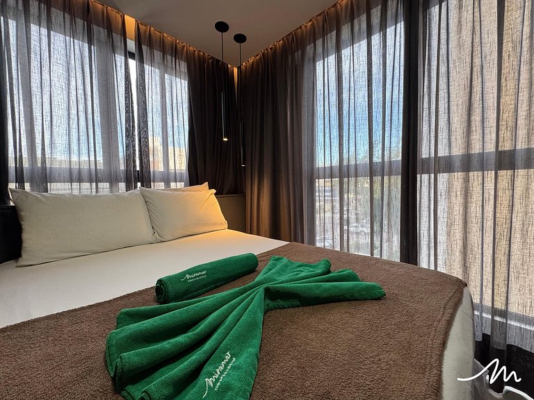 Viva o Melhor da Praia: Flat Incrível a 50 Metros