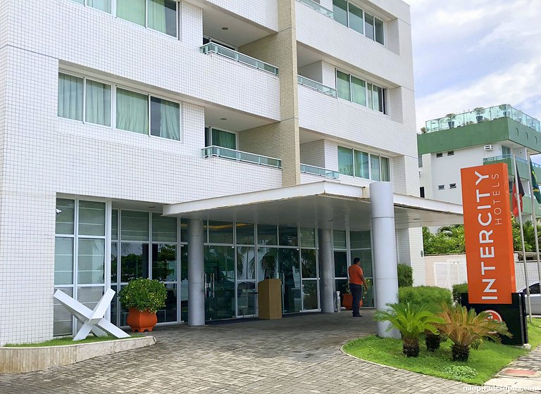 Flat aconchegante na orla de Manaíra