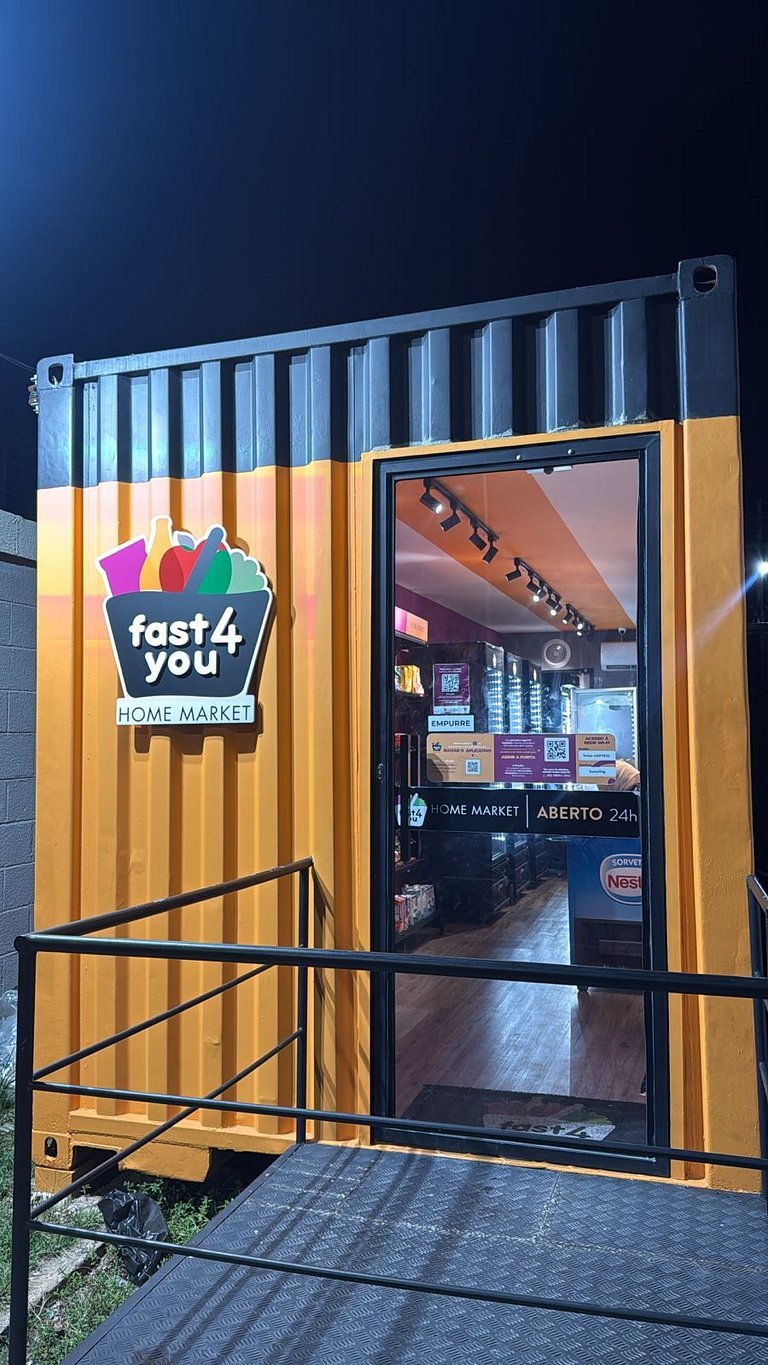 Apartment on Ponta de Campina beach / Balcony with sea view