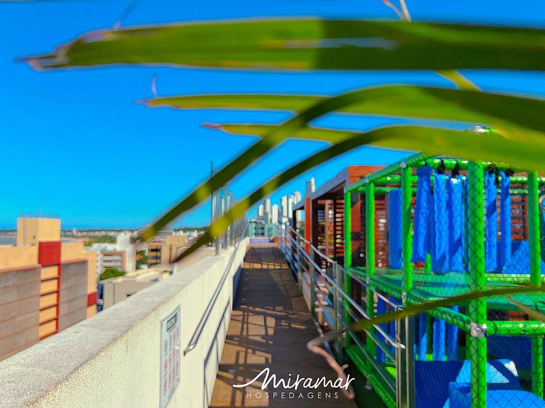 Apart. Família 250 metros da praia de Tambaú (MH)