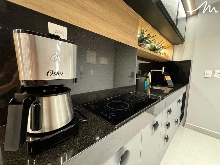 Cozy Flat with Balcony and Pool View