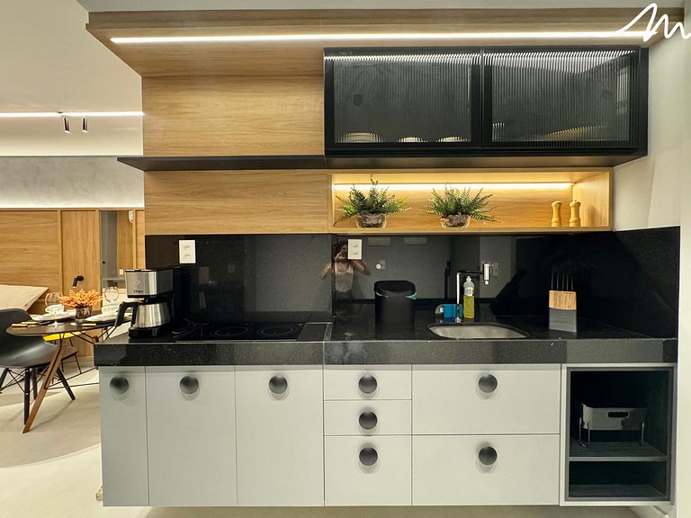 Cozy Flat with Balcony and Pool View