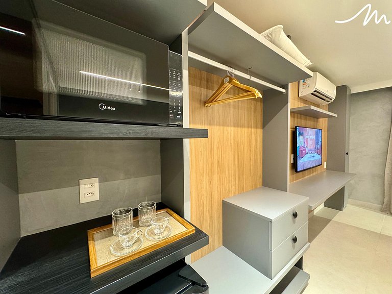 Cozy Flat with Balcony and Pool View