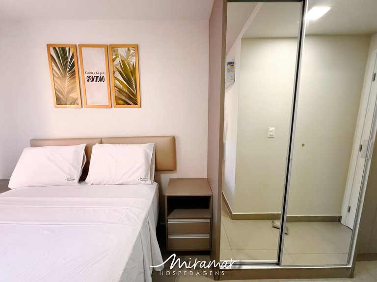 Flat com Terraço em Cabo Branco - MH
