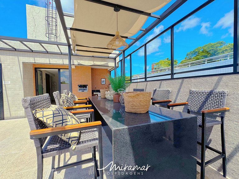 Flat com Terraço Privativo a Poucos Passos do Mar